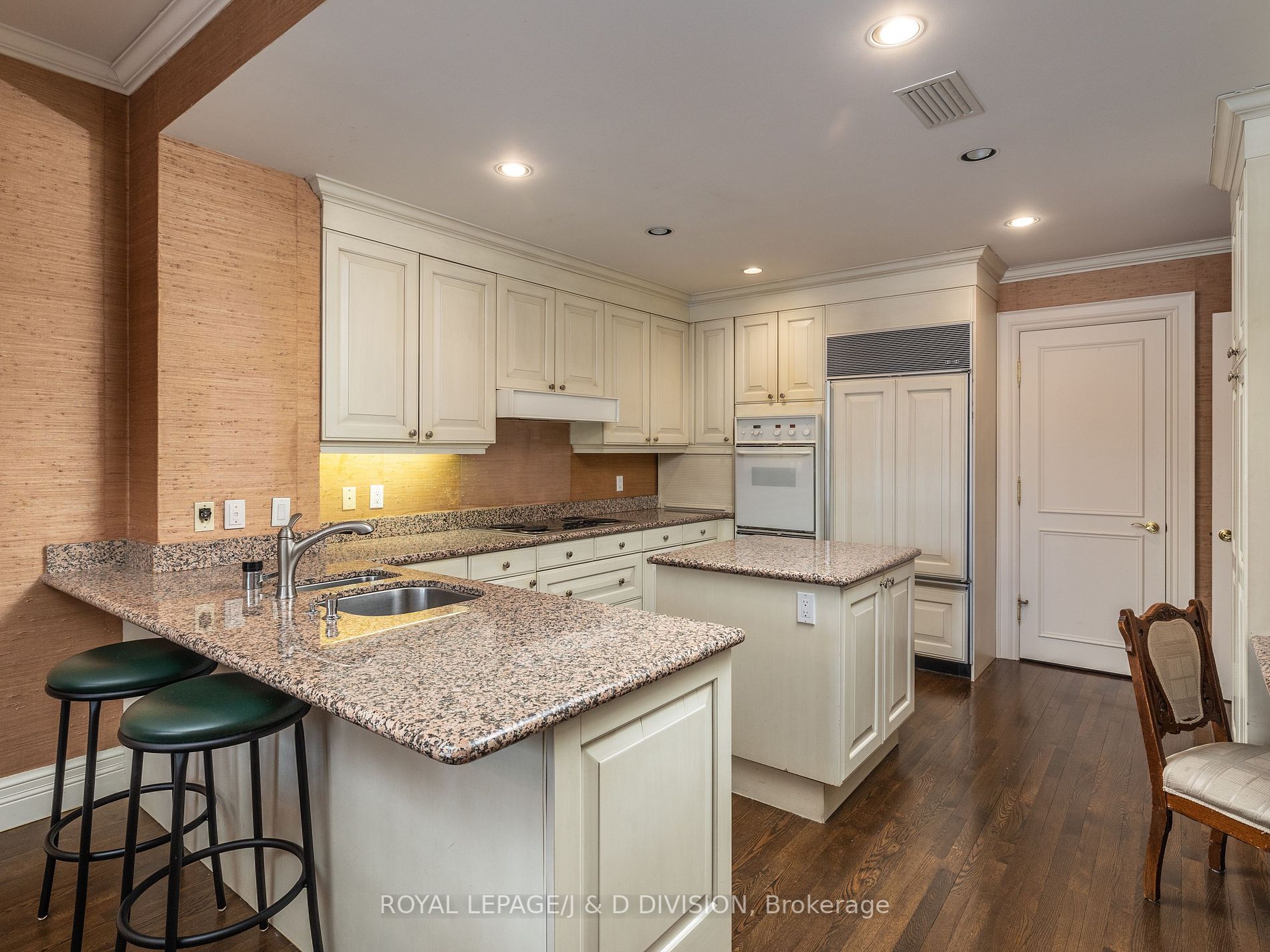 2 Chedington Pl, #2C