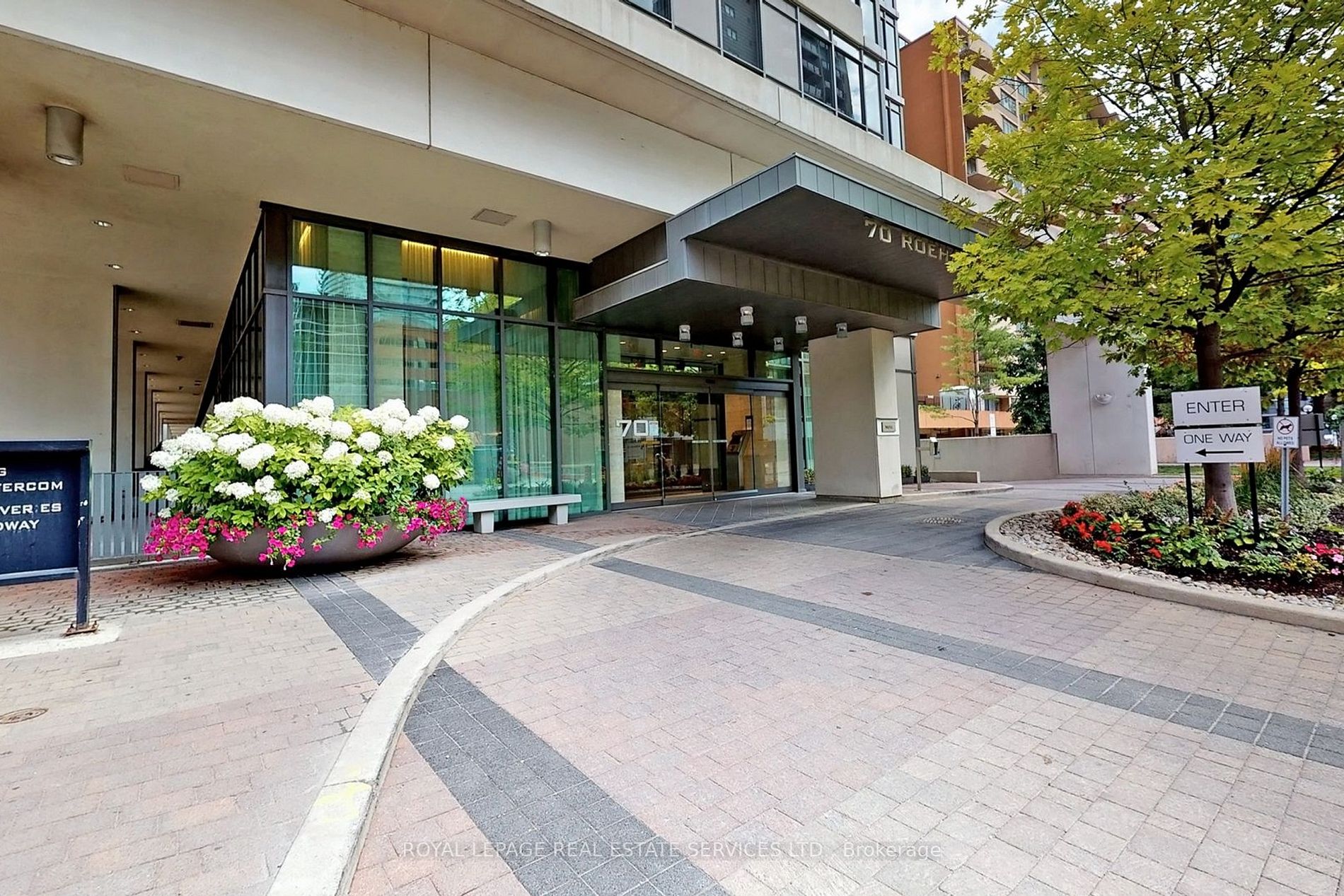 70 Roehampton Ave, #2214