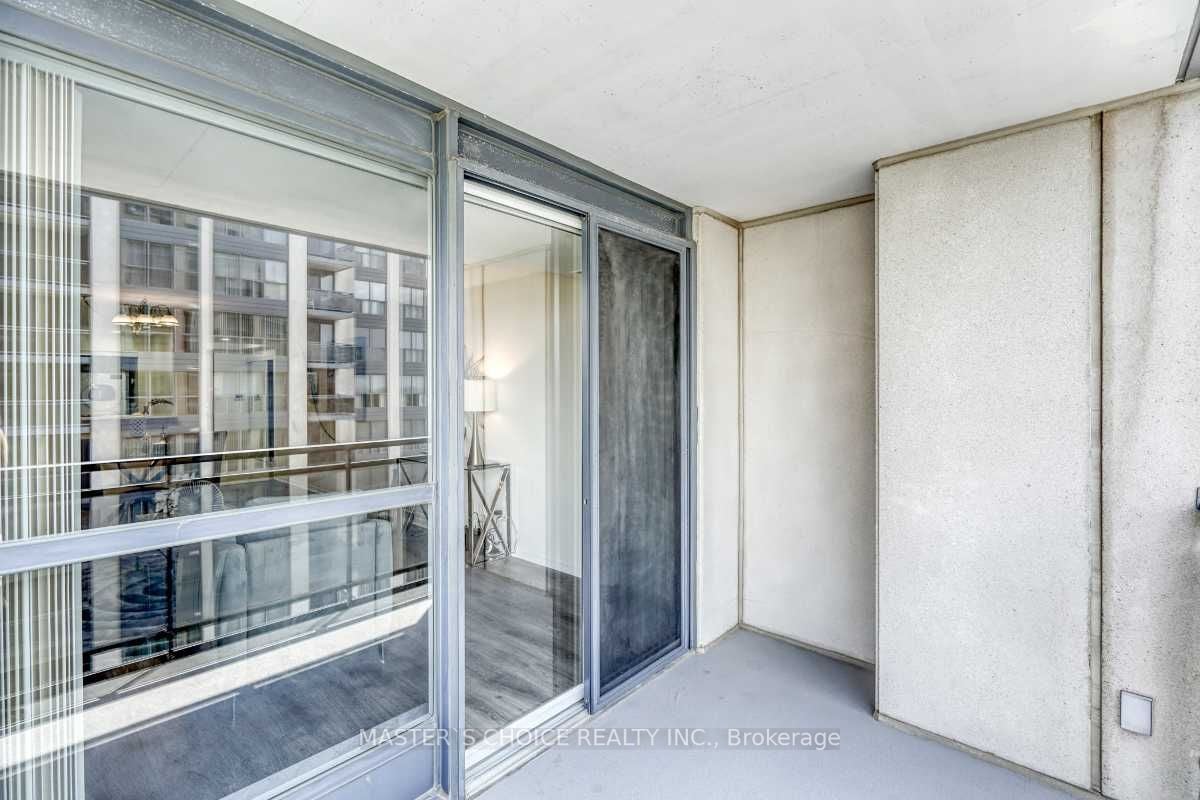28 Hollywood Ave, #1210