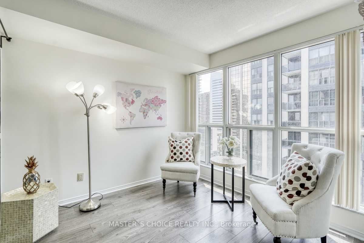 28 Hollywood Ave, #1210