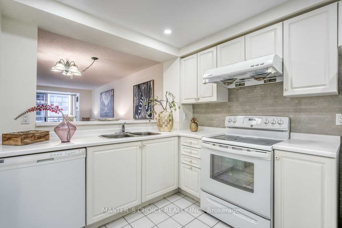 28 Hollywood Ave, #1210