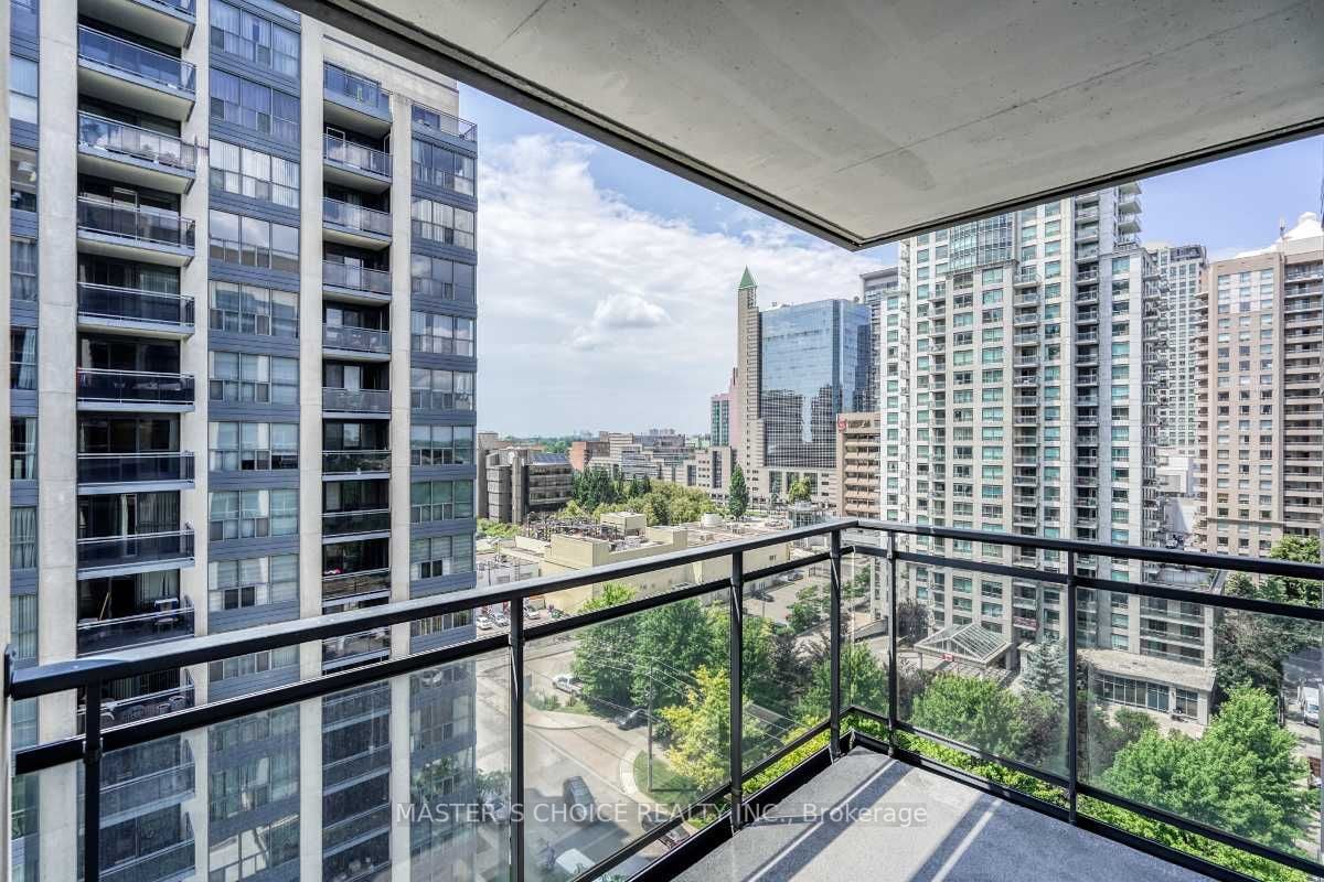 28 Hollywood Ave, #1210