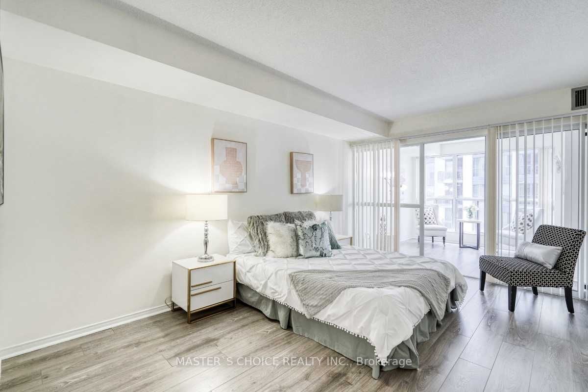 28 Hollywood Ave, #1210