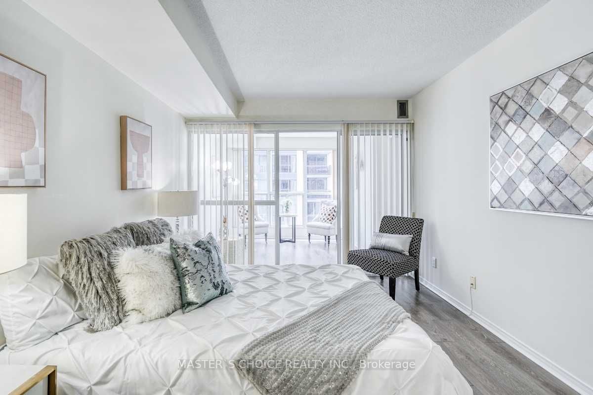28 Hollywood Ave, #1210
