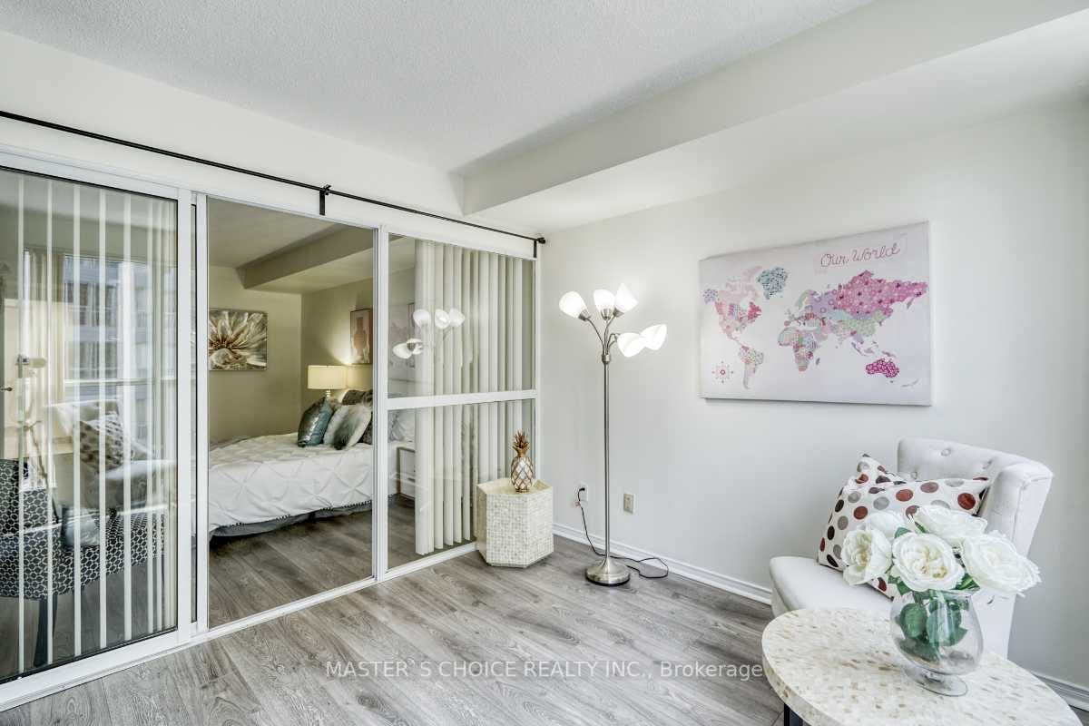 28 Hollywood Ave, #1210