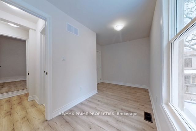 3 Percy St