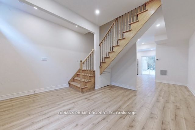 3 Percy St