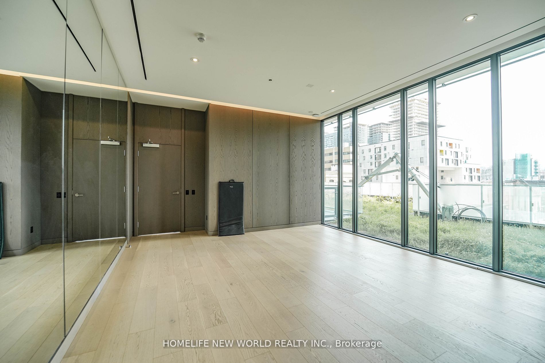 25 Richmond St E, #1902