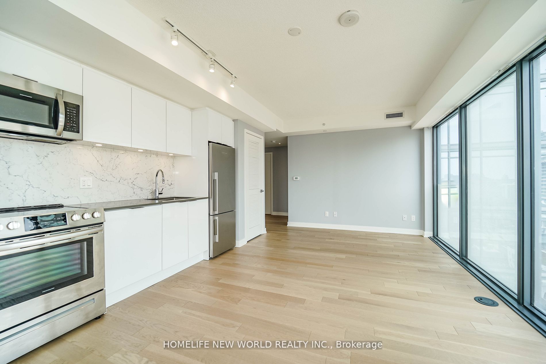 25 Richmond St E, #1902