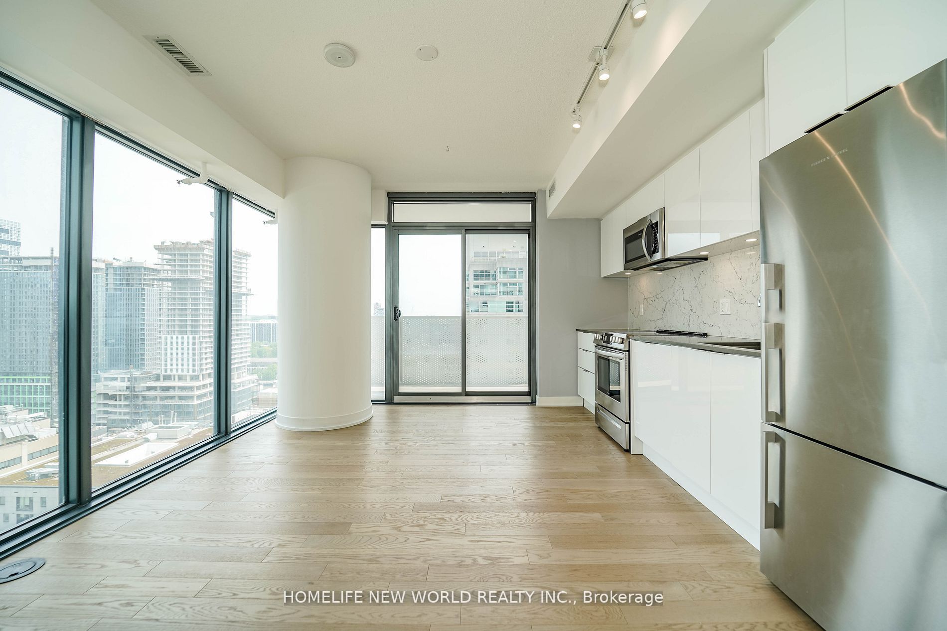 25 Richmond St E, #1902