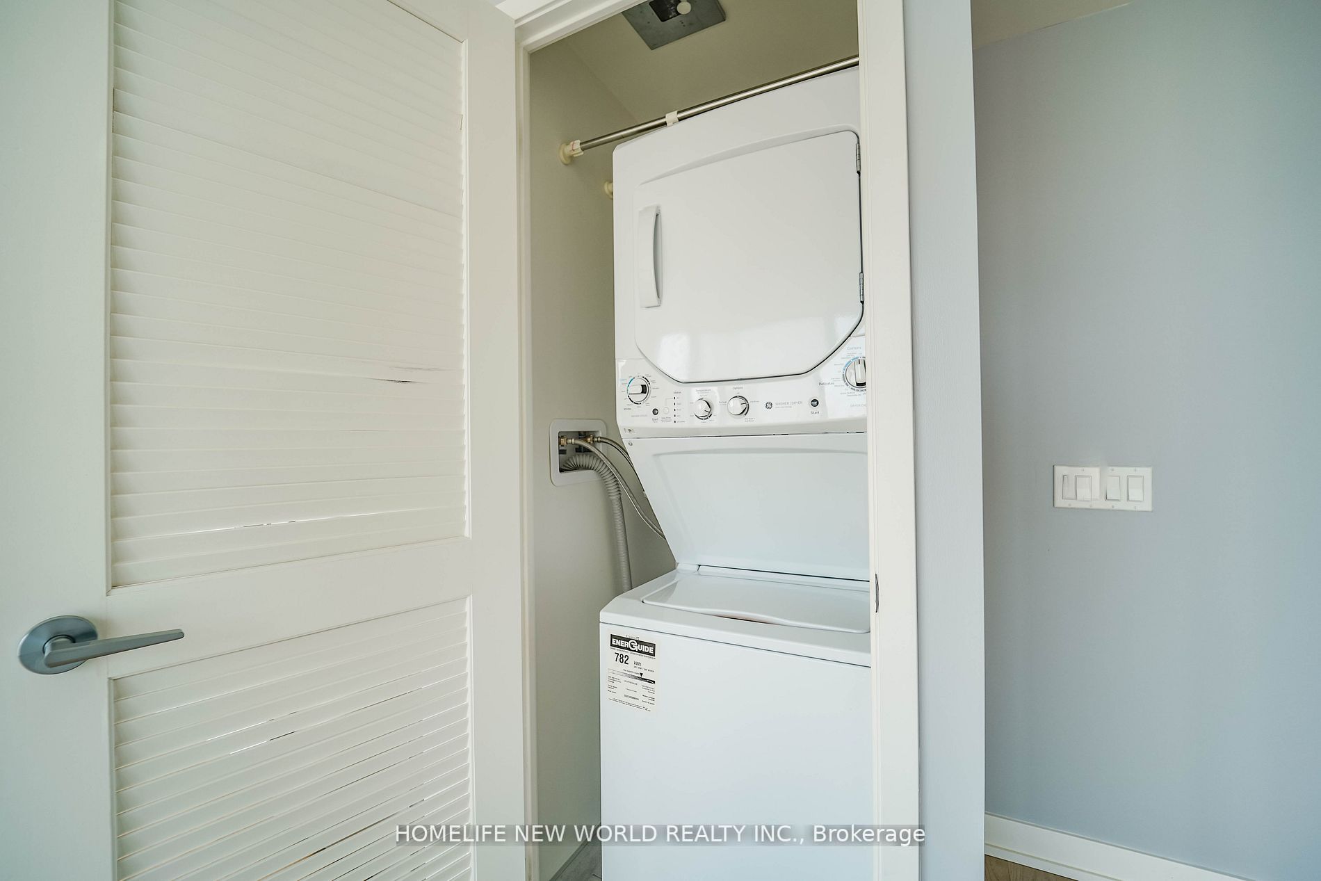 25 Richmond St E, #1902