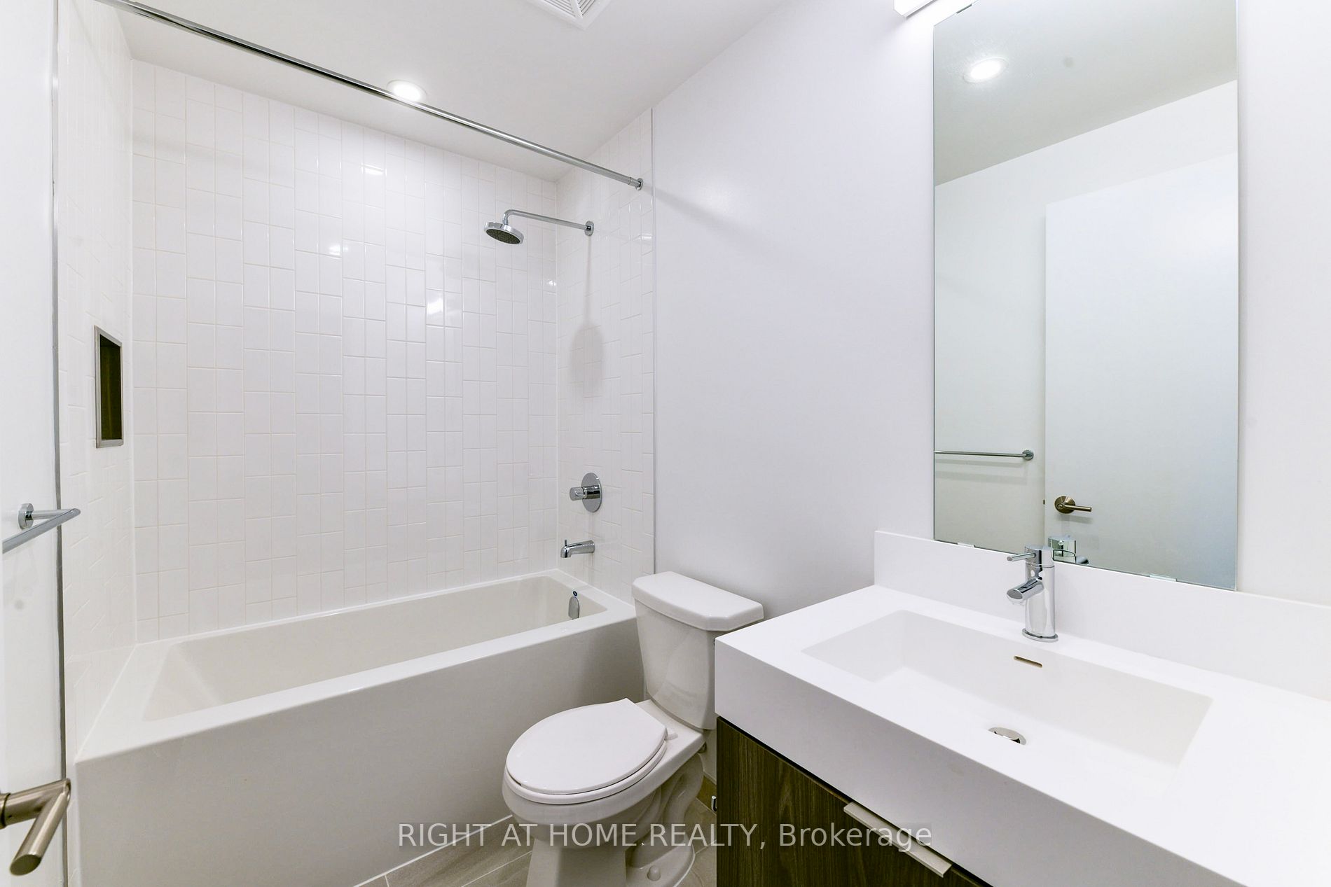 130 River St, #1201