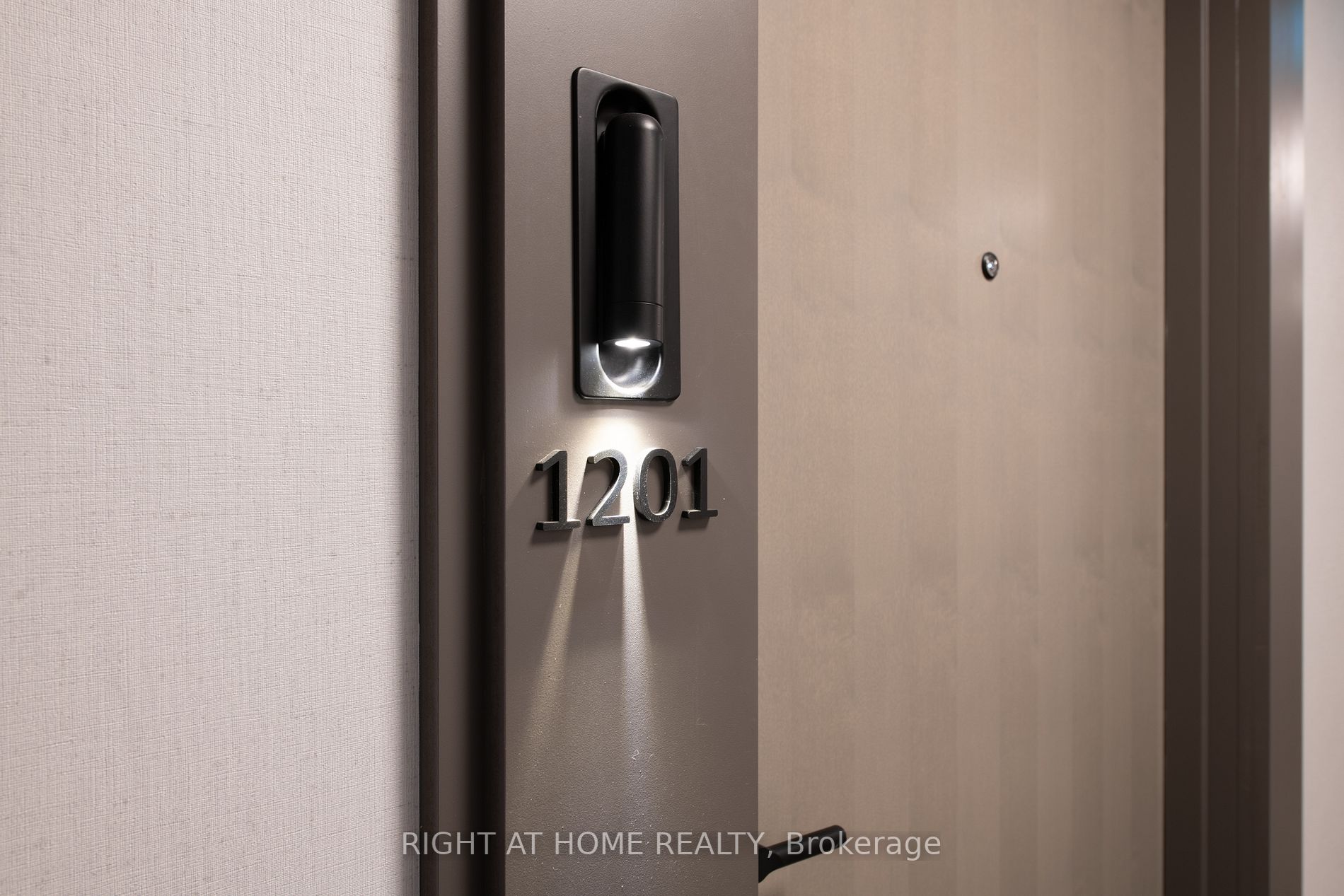 130 River St, #1201