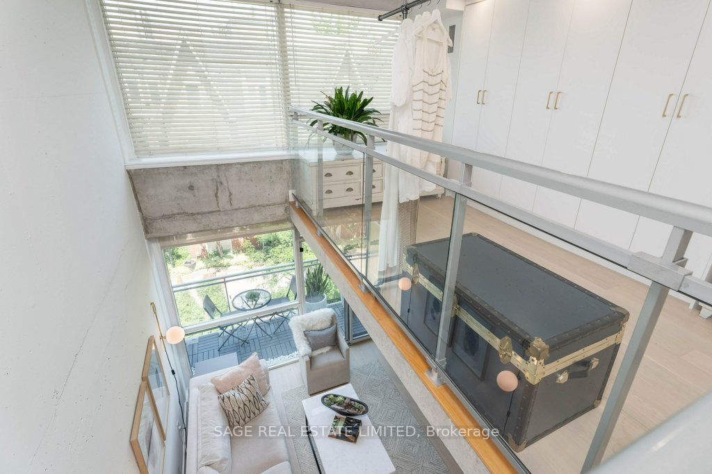 954 King St W, #325
