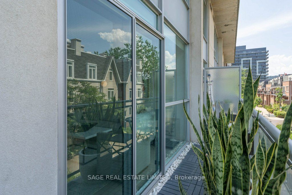 954 King St W, #325