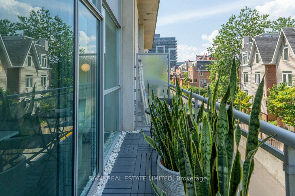 954 King St W, #325