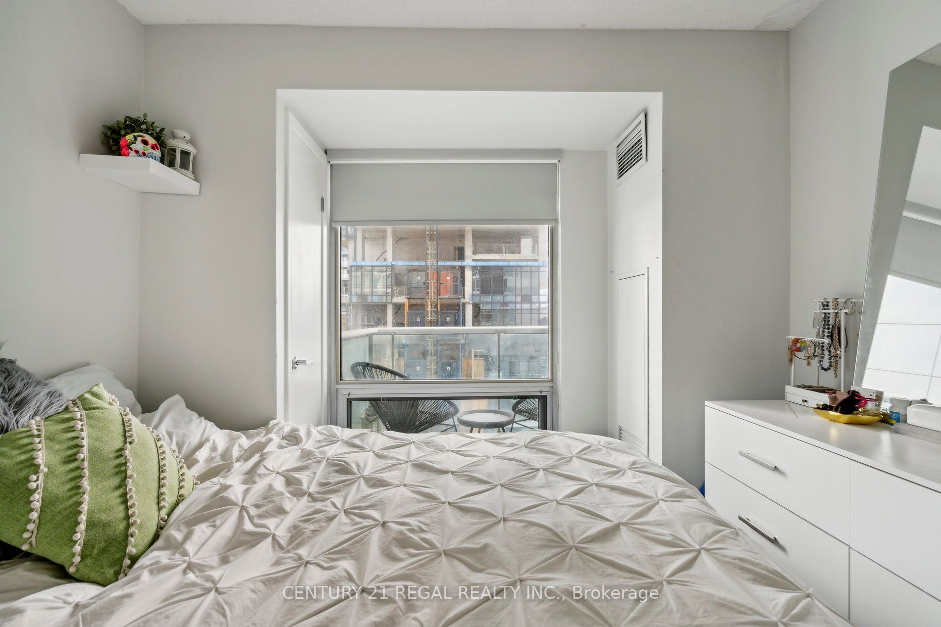 81 Navy Wharf Crt, #1609