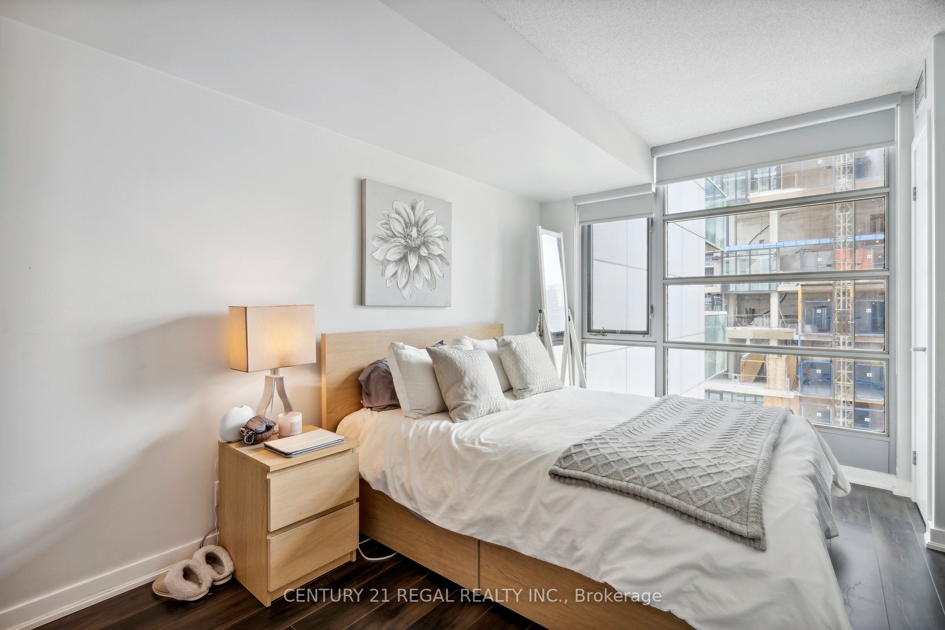 81 Navy Wharf Crt, #1609