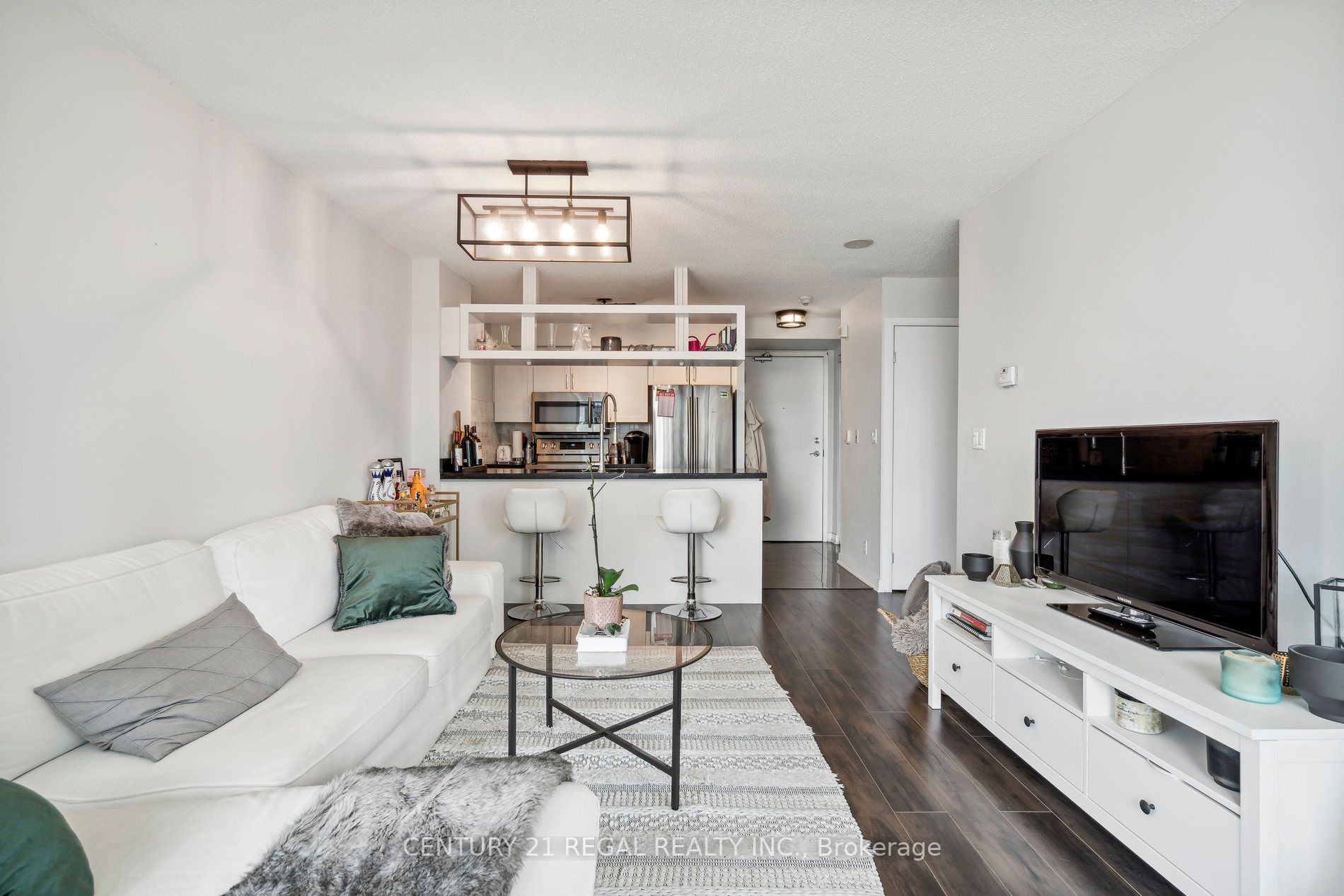 81 Navy Wharf Crt, #1609