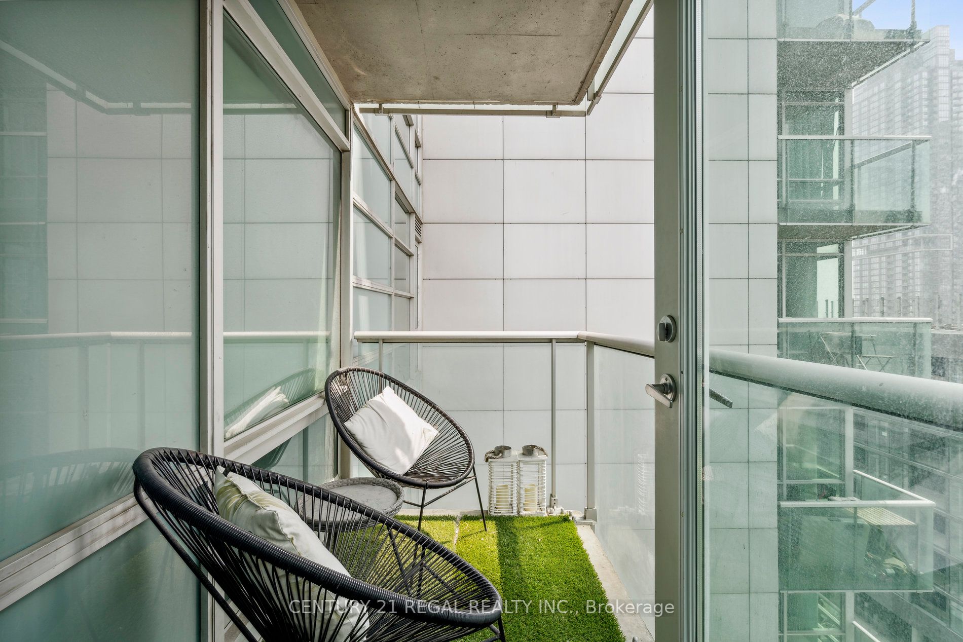 81 Navy Wharf Crt, #1609