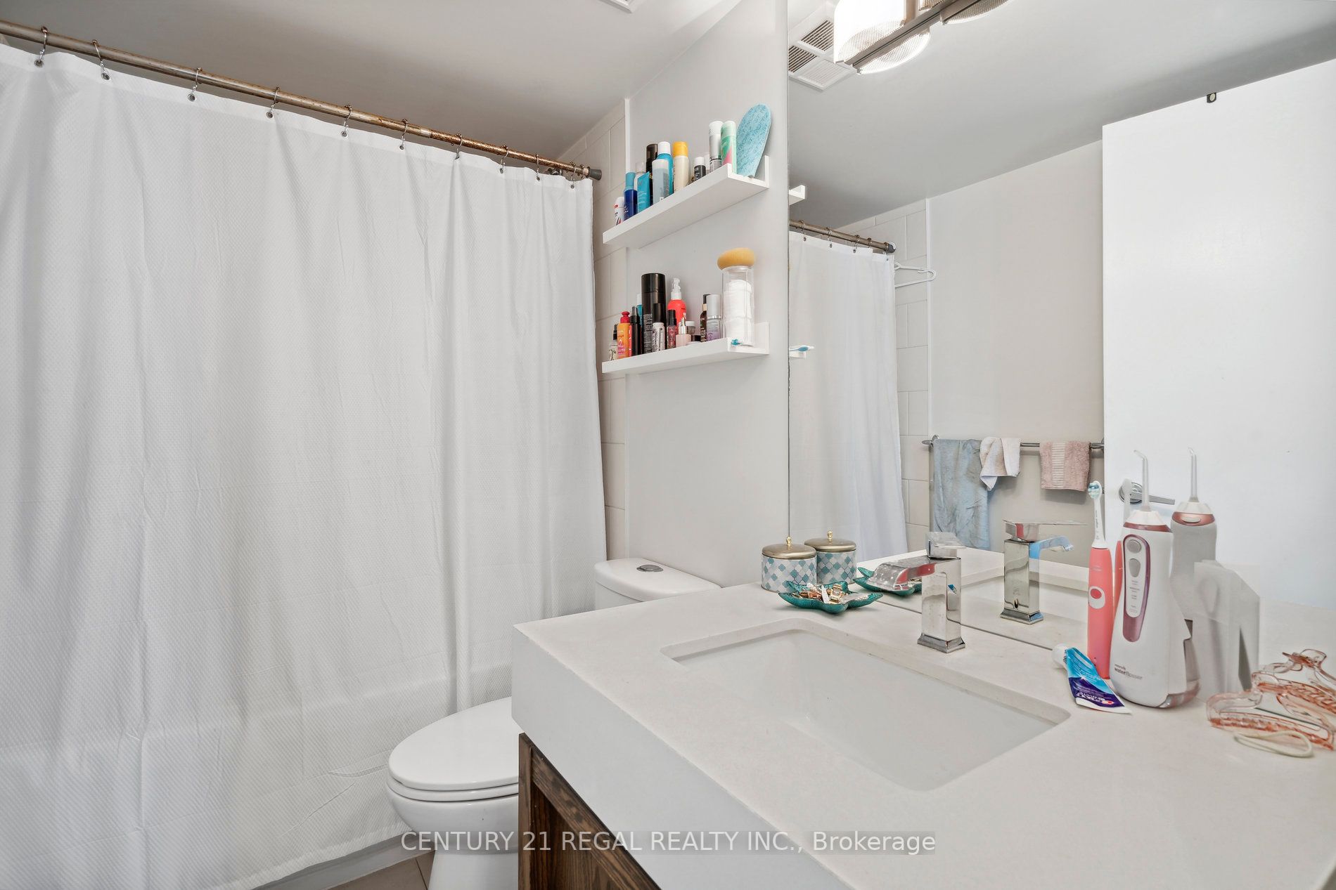 81 Navy Wharf Crt, #1609