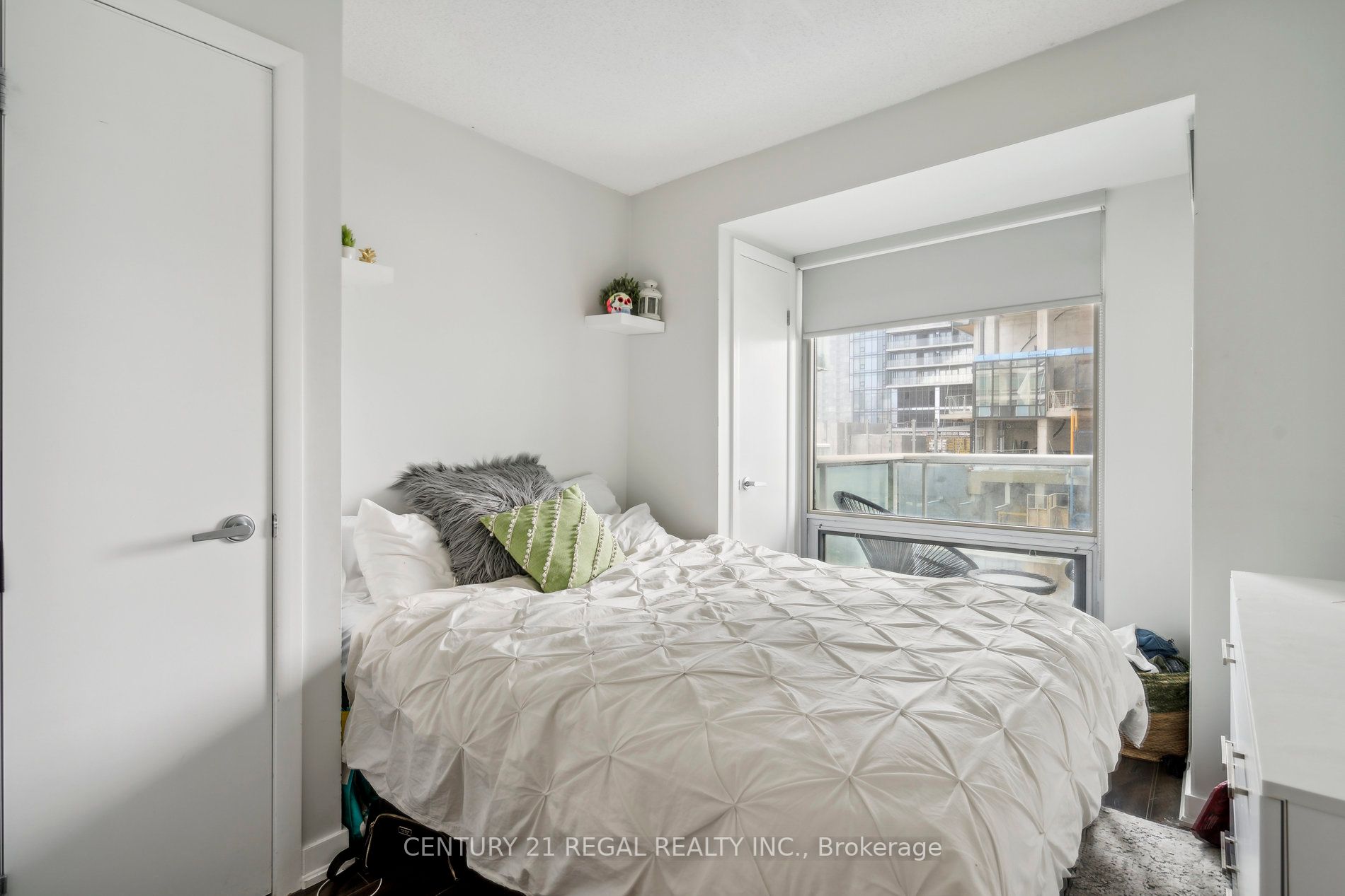 81 Navy Wharf Crt, #1609