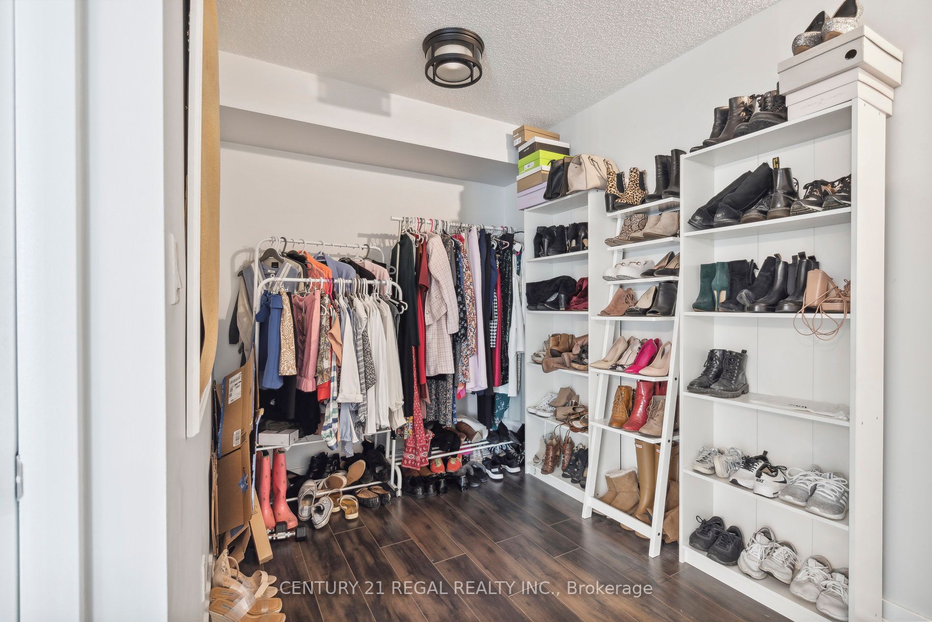 81 Navy Wharf Crt, #1609
