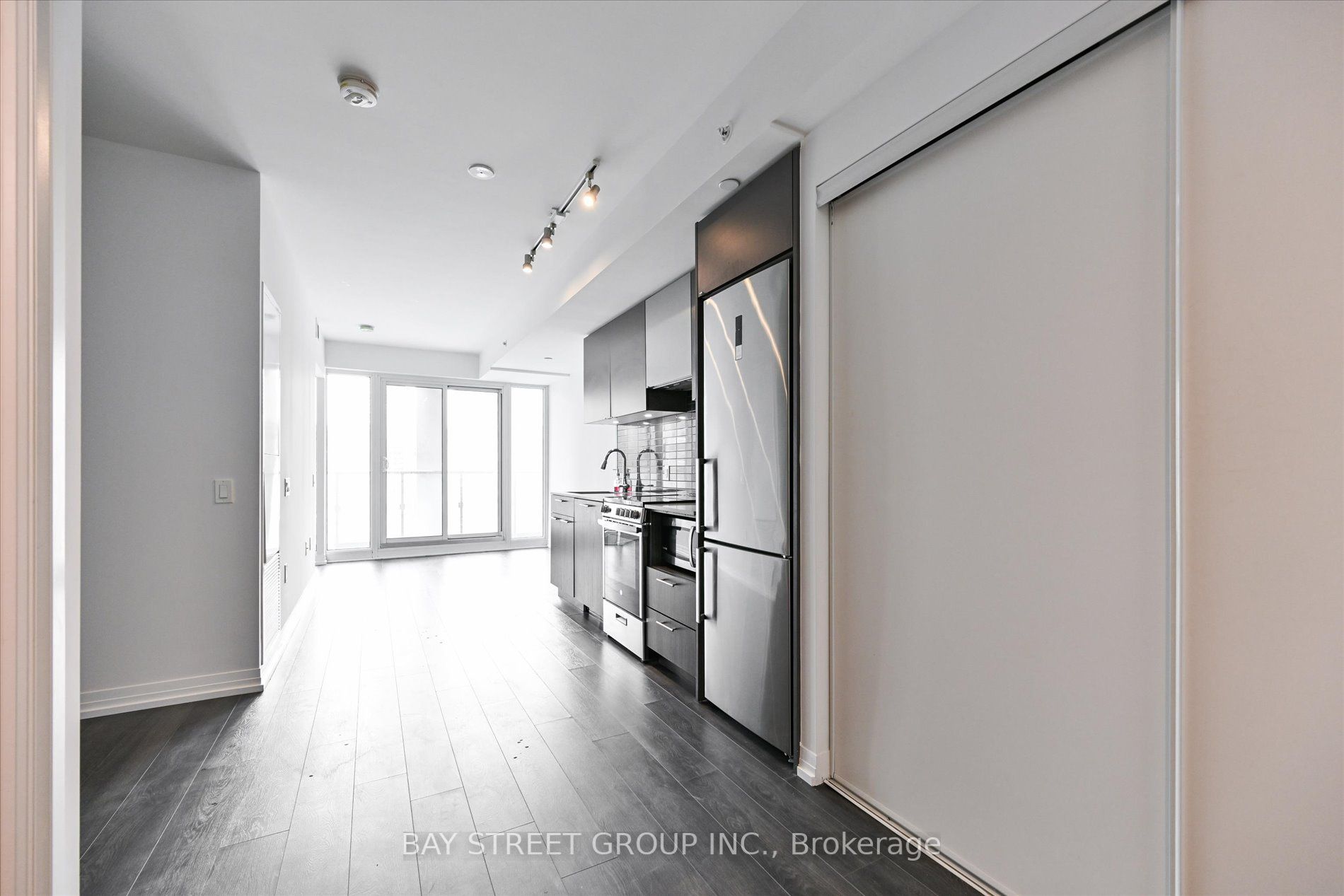 251 Jarvis St, #827