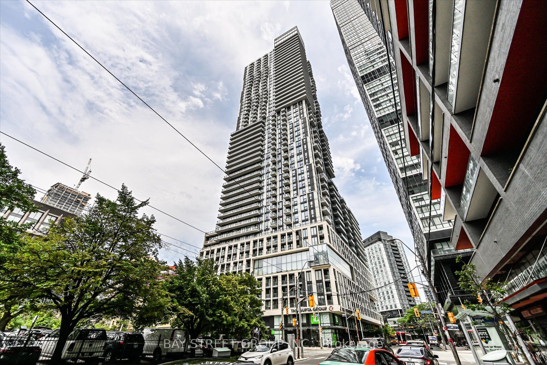 251 Jarvis St, #827