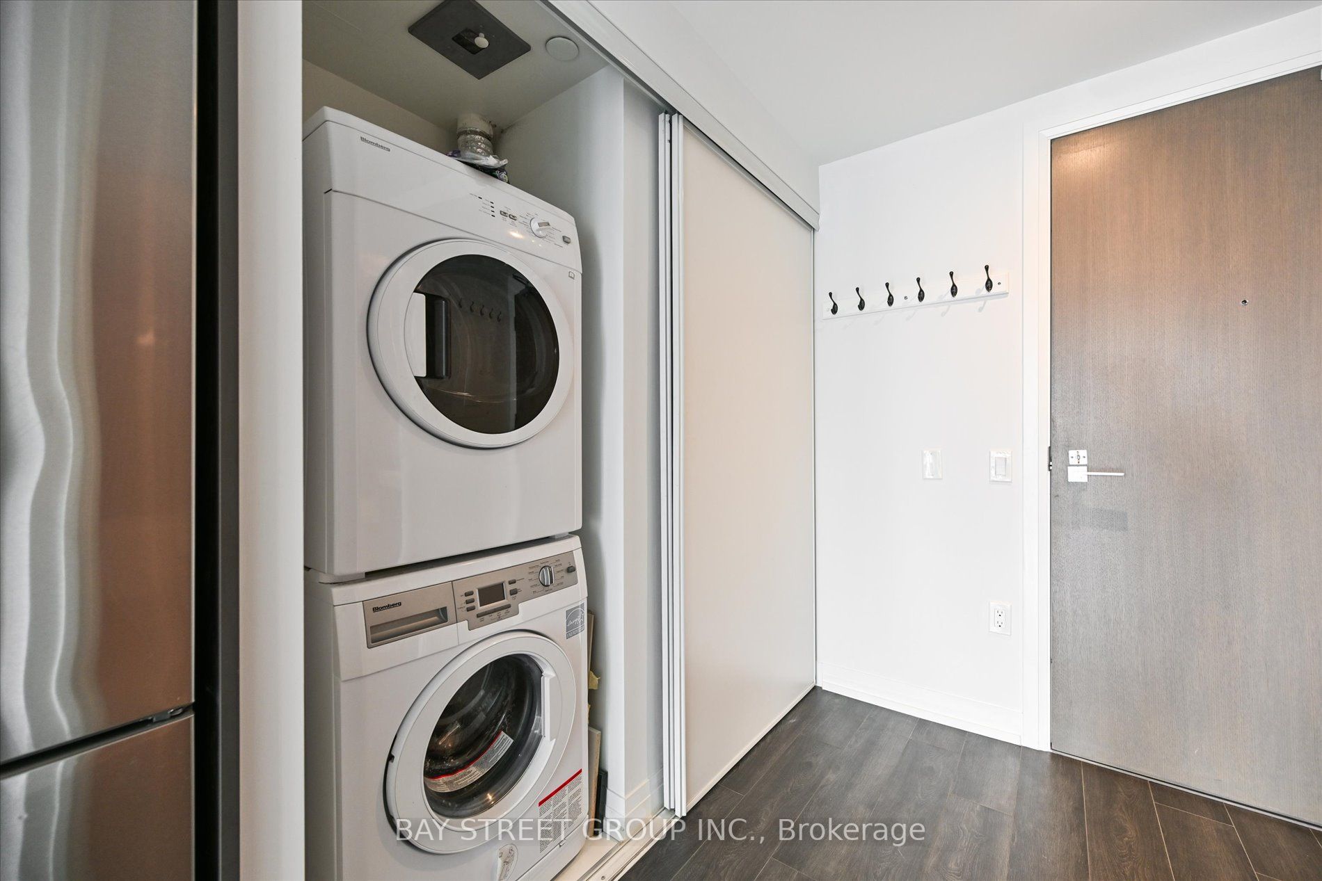 251 Jarvis St, #827