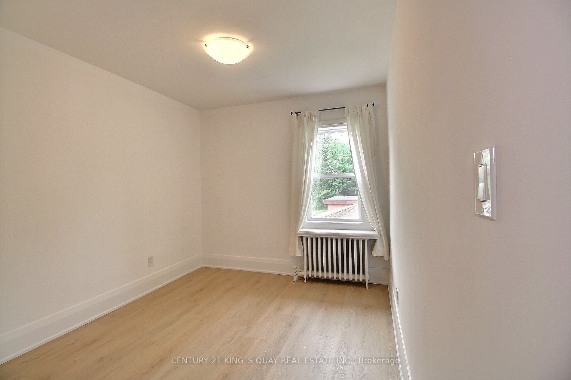 224 Lawrence Ave W
