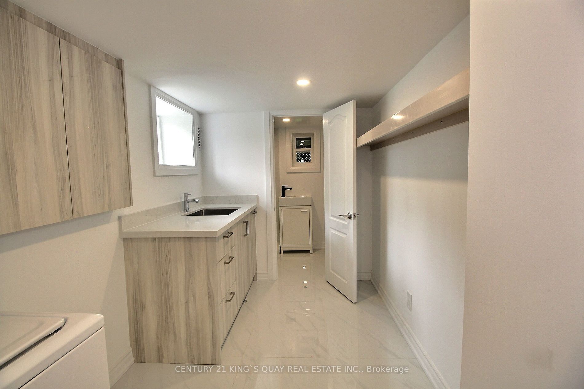 224 Lawrence Ave W