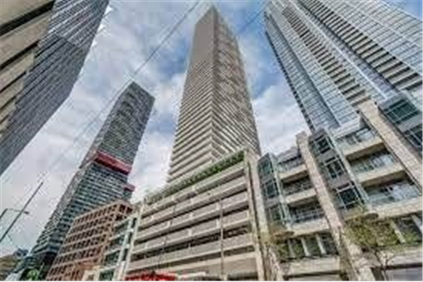 2221 Yonge St, Toronto