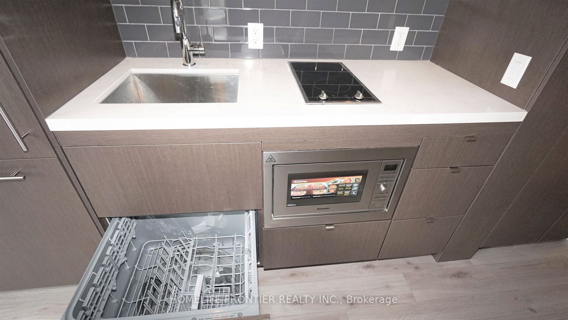 155 Yorkville Avenue, #1204