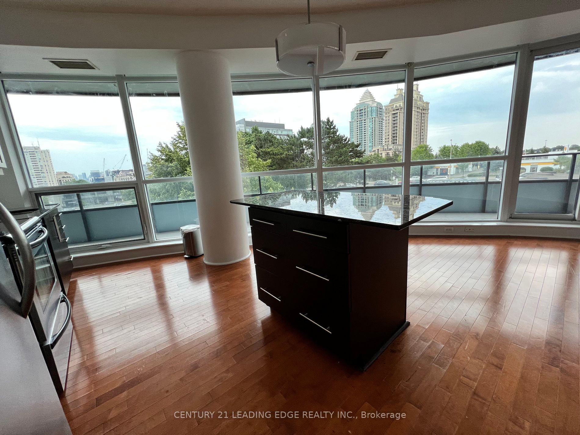 2885 Bayview Ave, #209