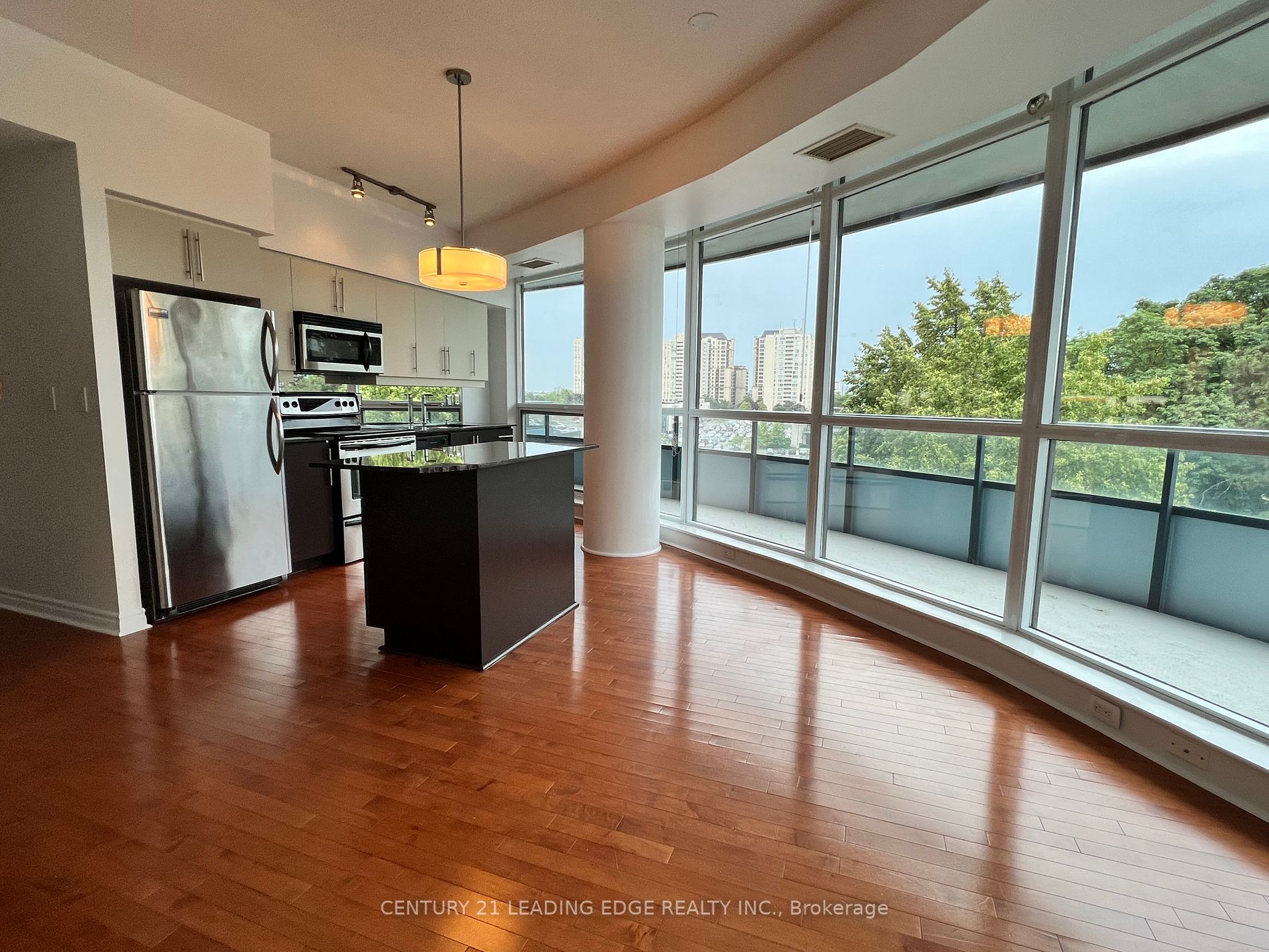 2885 Bayview Ave, #209