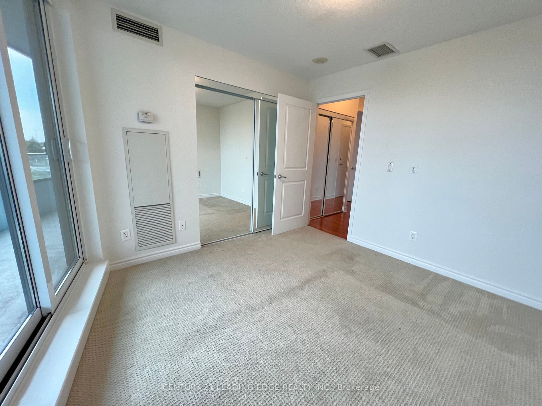 2885 Bayview Ave, #209