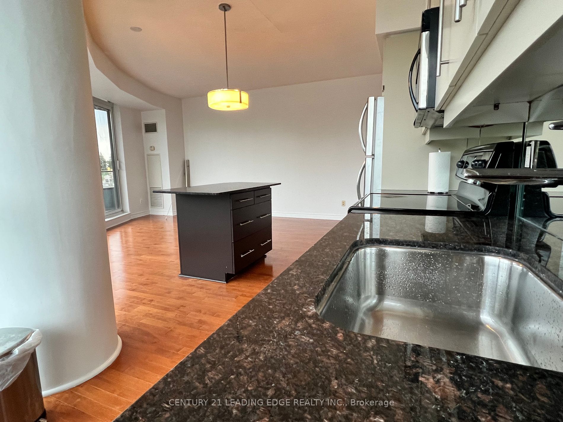 2885 Bayview Ave, #209