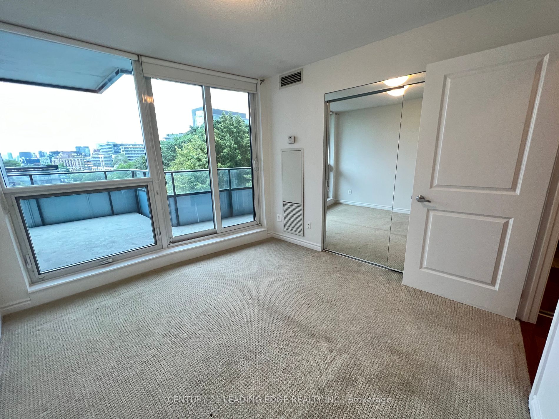 2885 Bayview Ave, #209