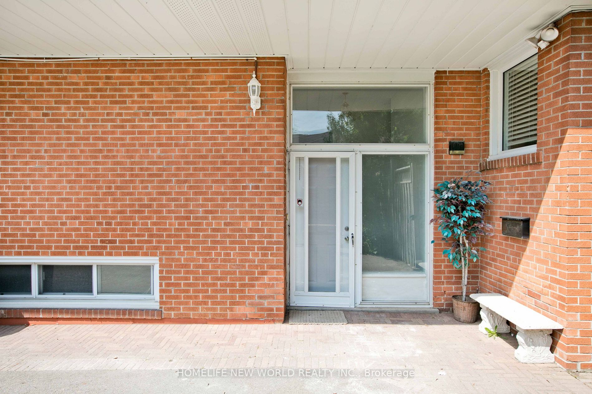 20 Broadlands Blvd