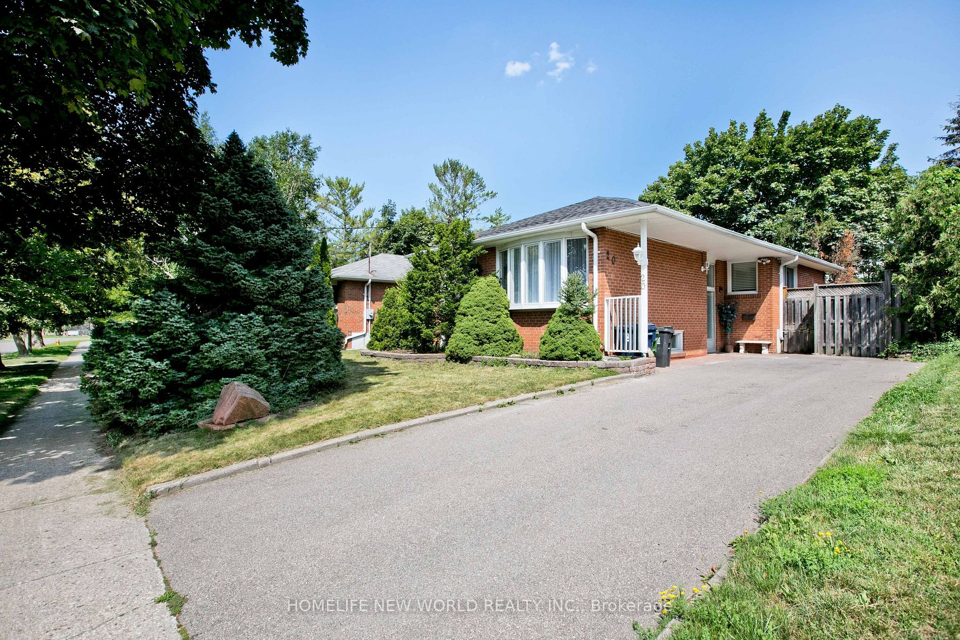 20 Broadlands Blvd