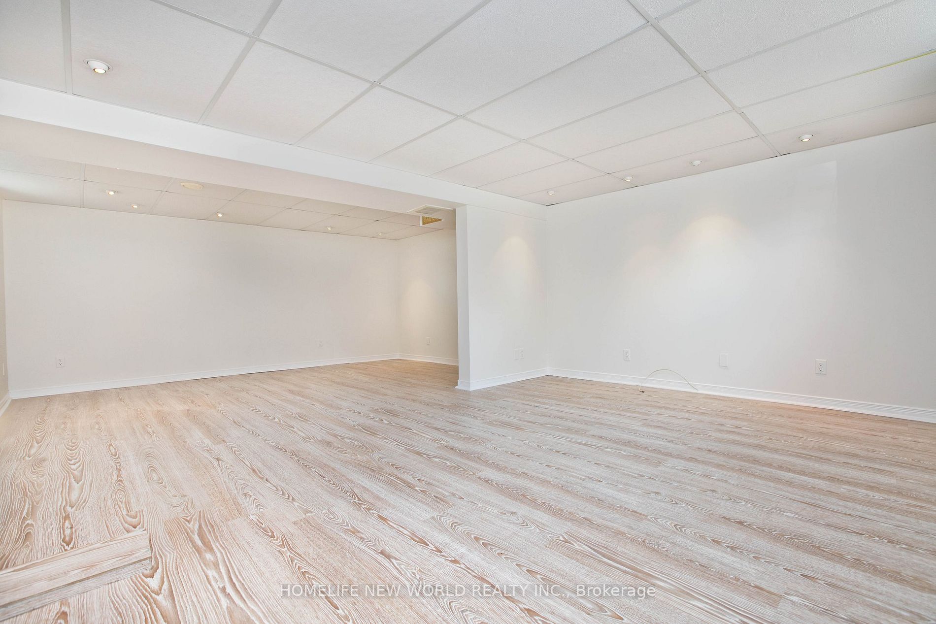 20 Broadlands Blvd