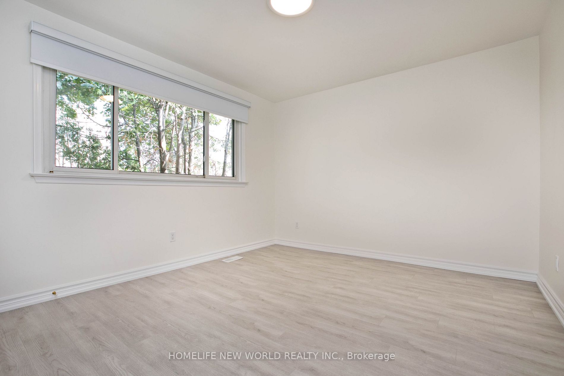 20 Broadlands Blvd