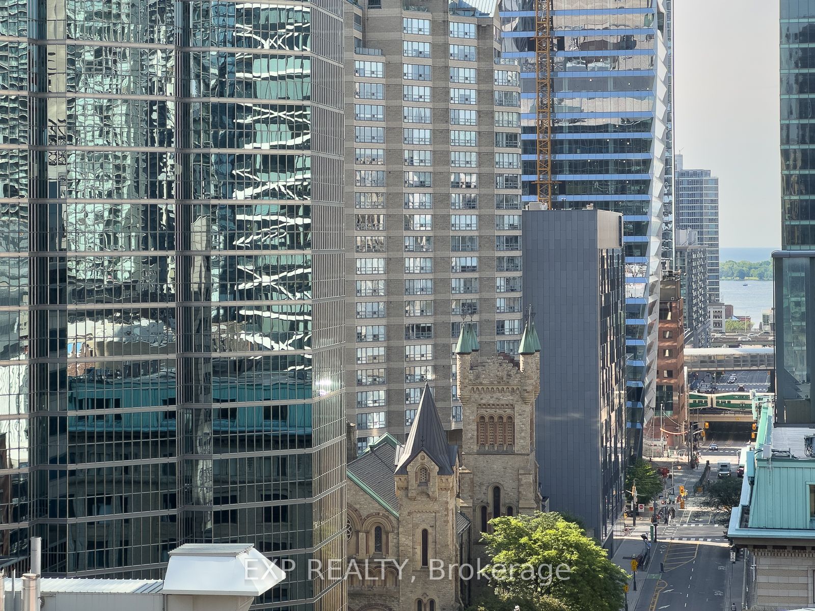 126 Simcoe Street, #1407