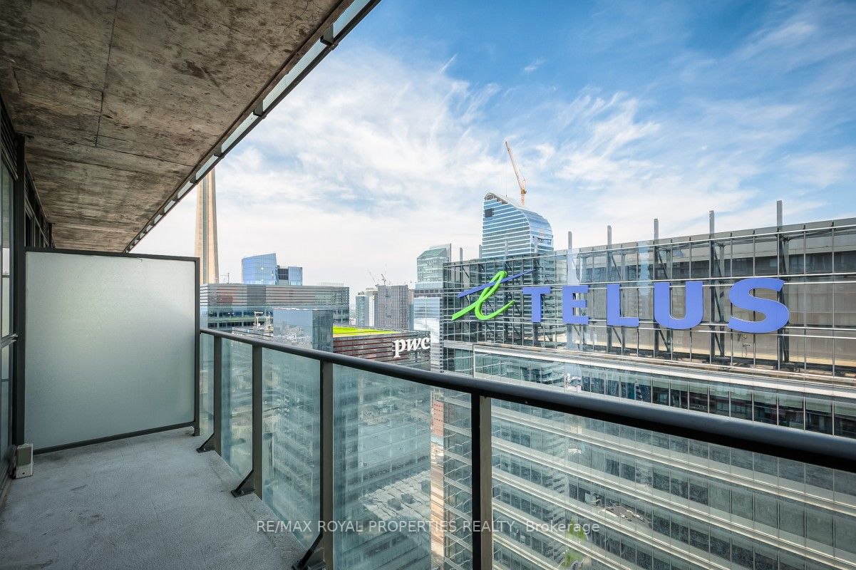 65 Bremner Blvd, #4007