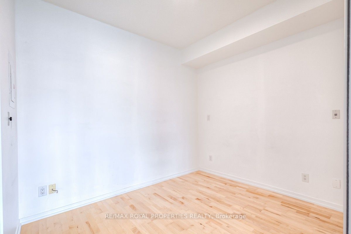 65 Bremner Blvd, #4007