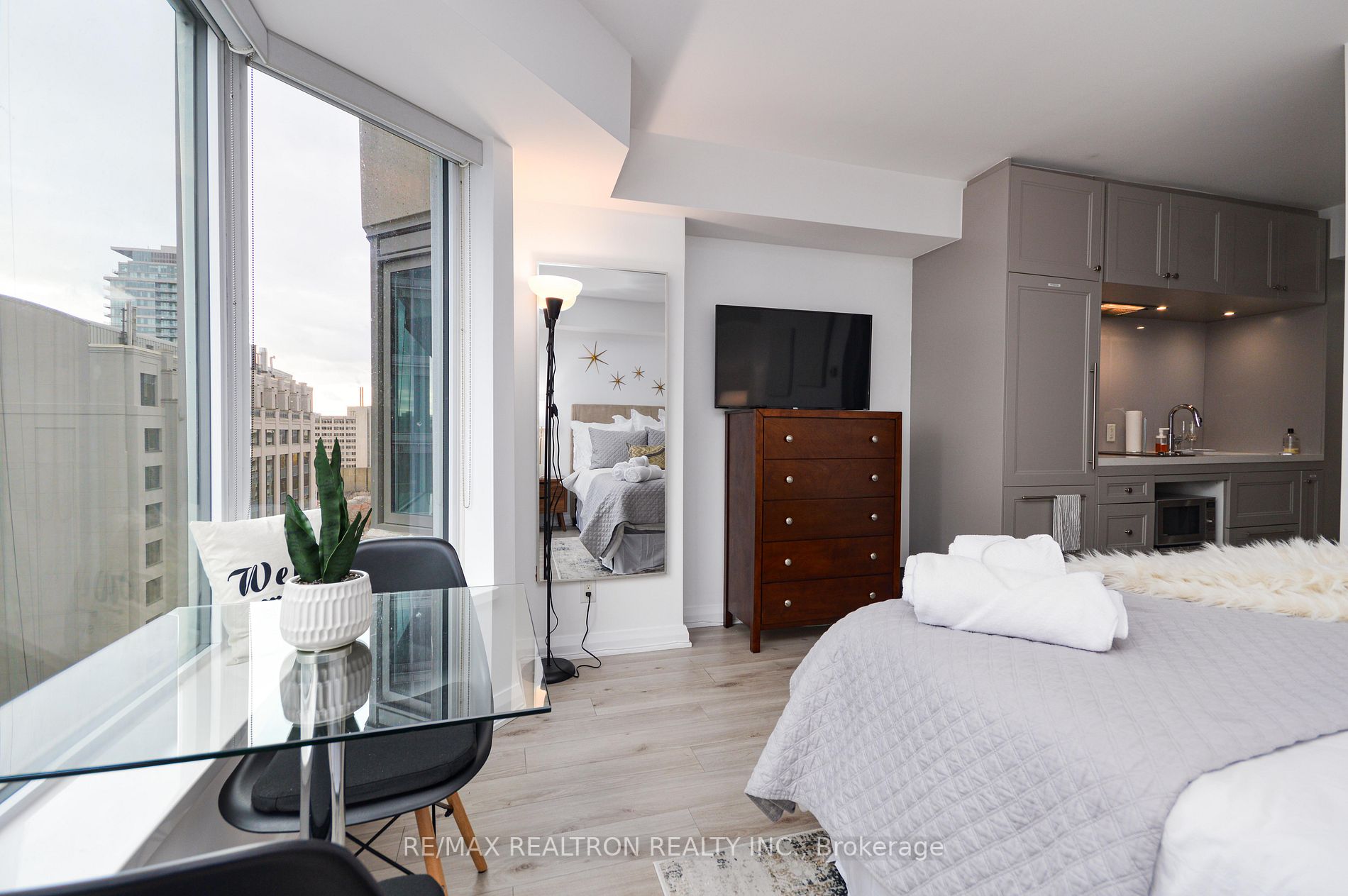 155 Yorkville Avenue, #1408
