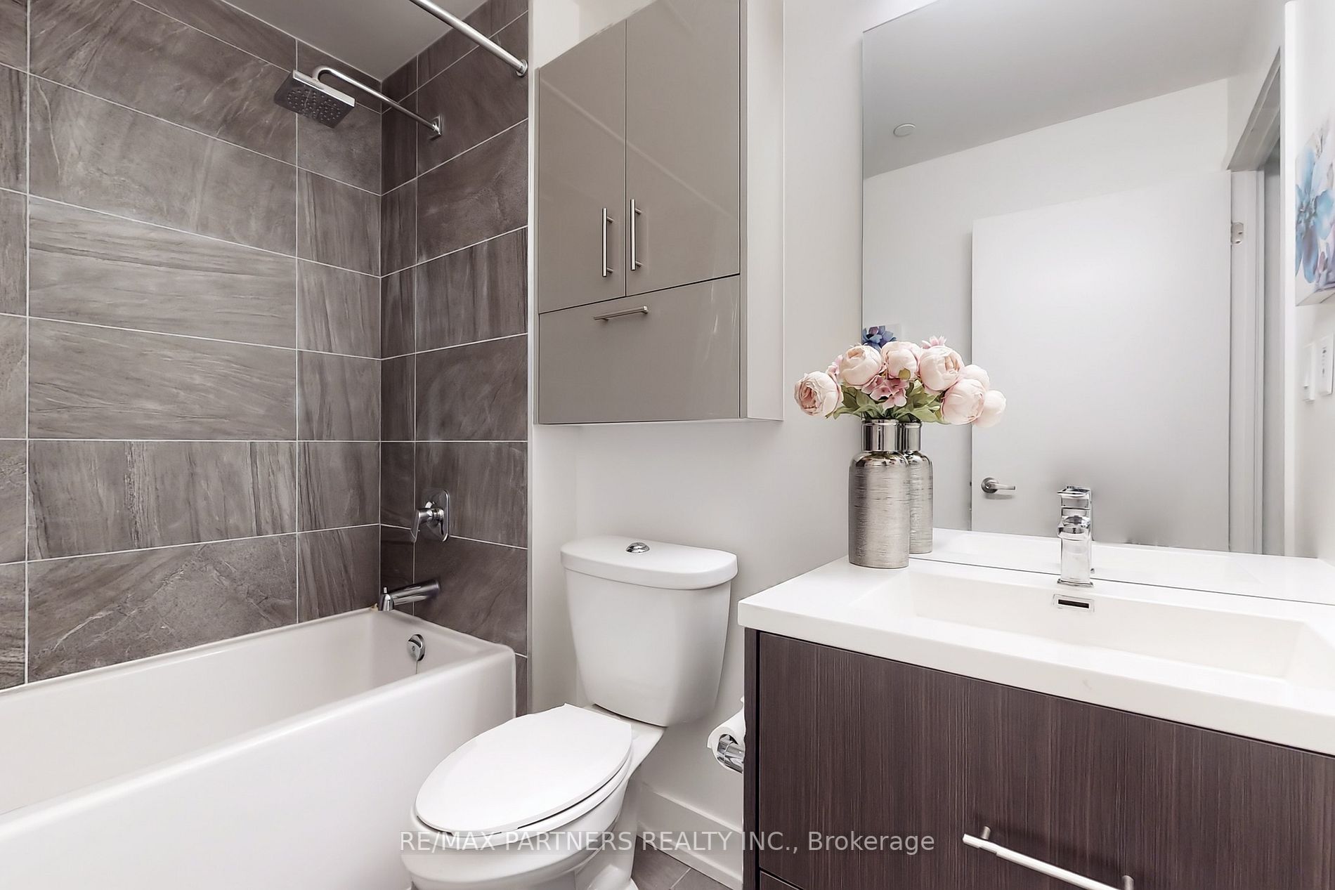 180 Fairview Mall Dr S, #317
