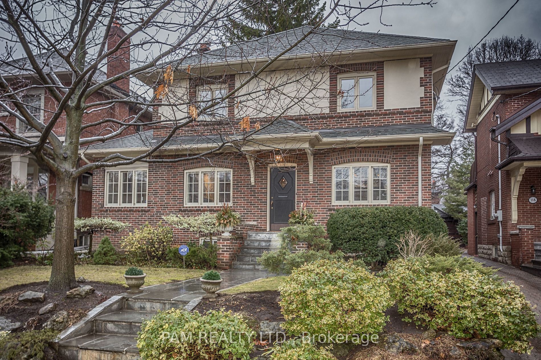 116 Lascelles Blvd