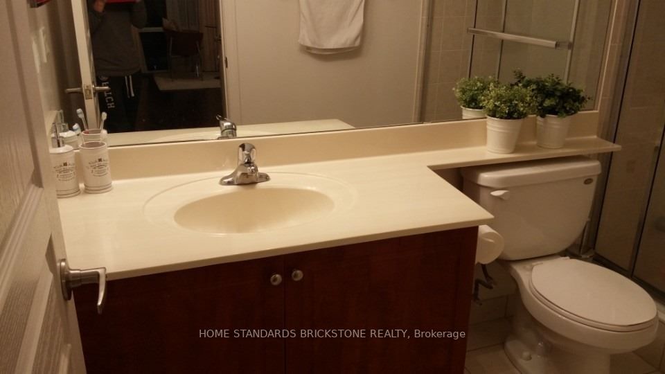 509 Beecroft Rd, #1811